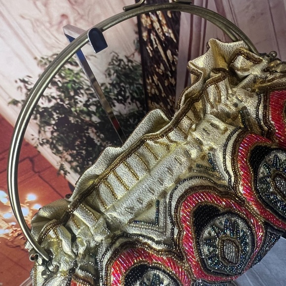 Vintage Exquisite One of a Kind Beaded Handbag, crossbody chain, Metal handle - Picture 13 of 14